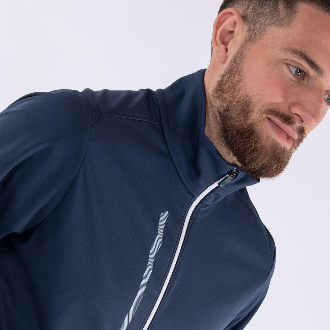 Lyle is a Windproof and water repellent jacket for Men in the color Navy(5)