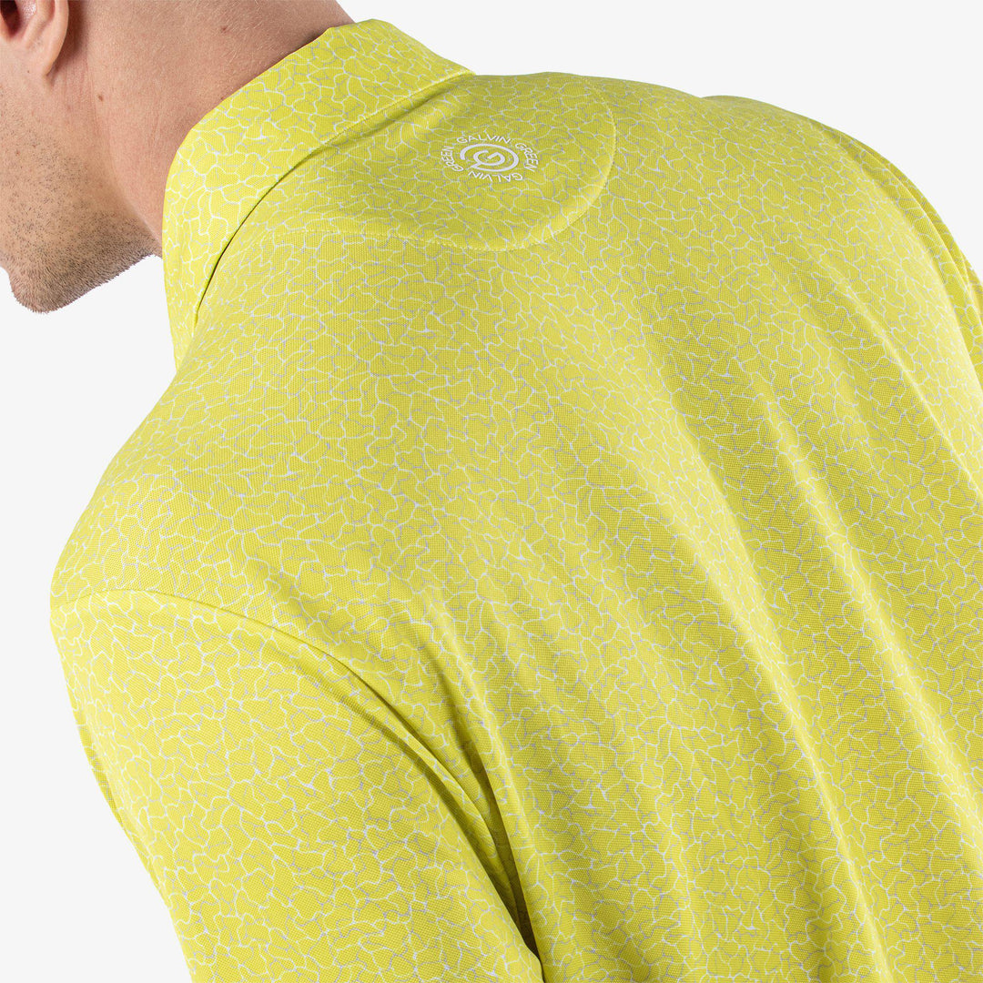 Mani is a Breathable short sleeve golf shirt for Men in the color Sunny Lime(6)
