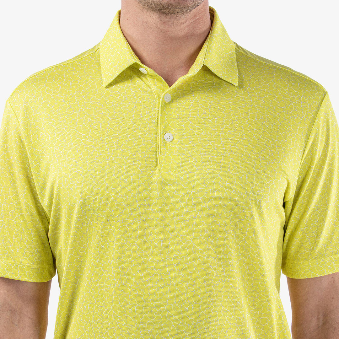 Mani is a Breathable short sleeve golf shirt for Men in the color Sunny Lime(4)