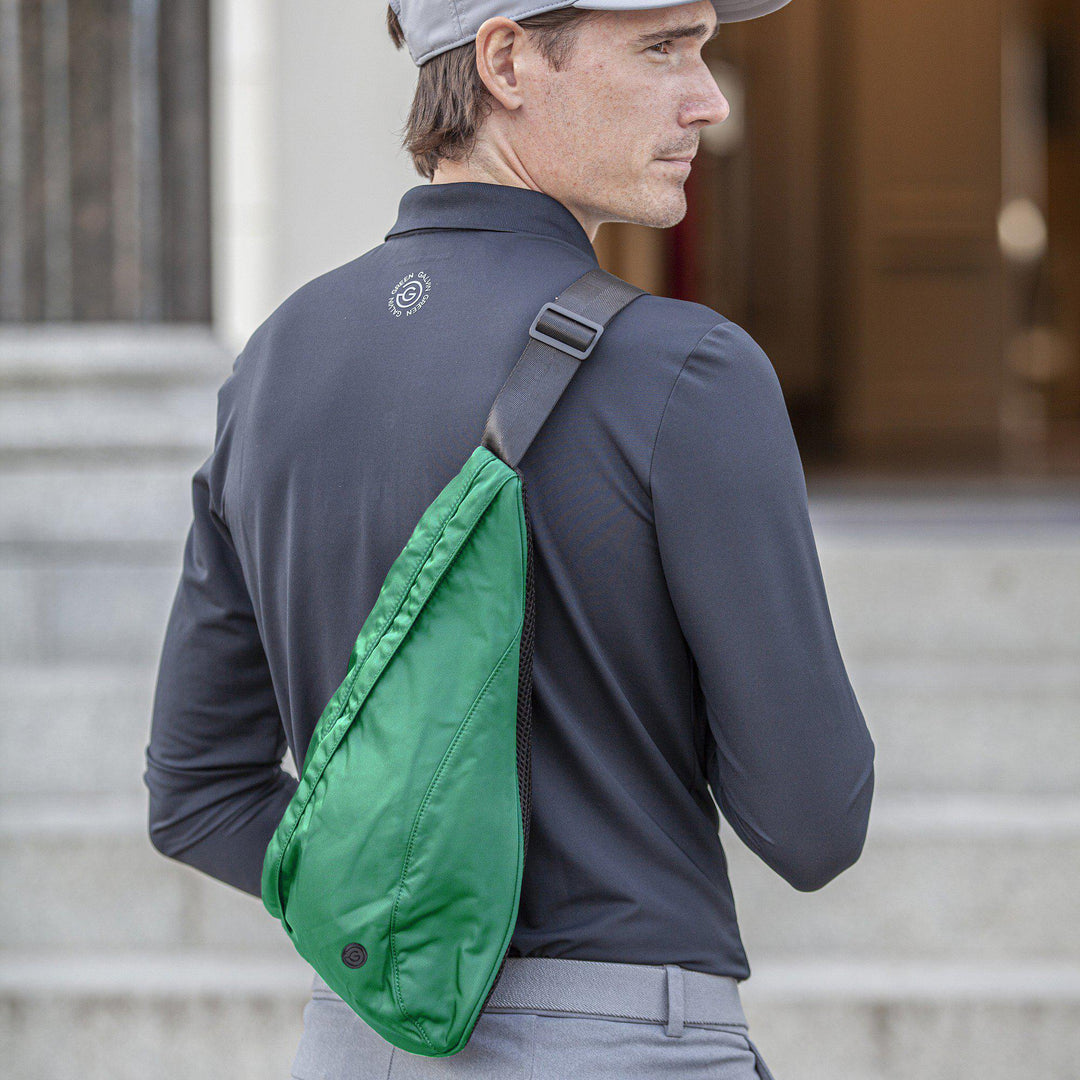 Tate is a Slingbag in the color Golf Green(2)
