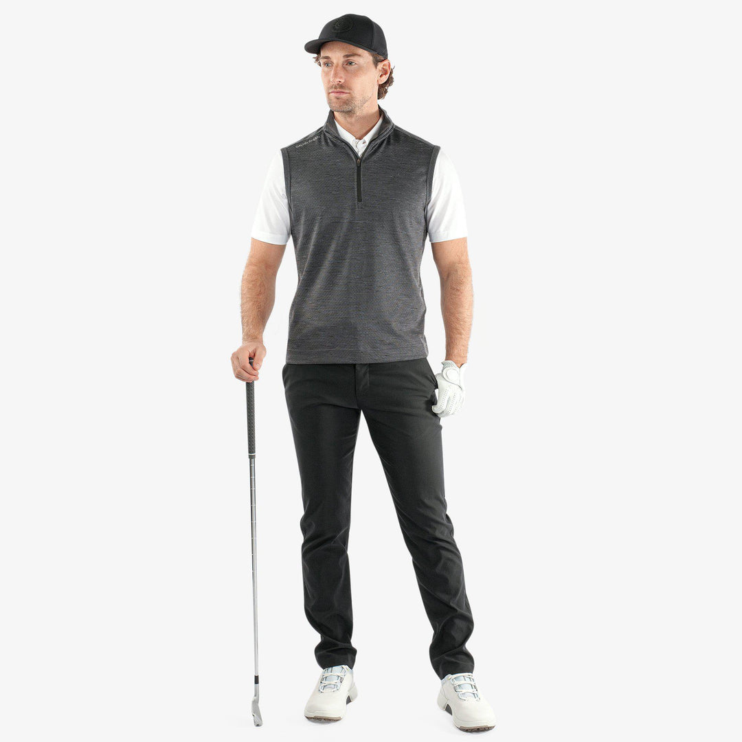 Del is a Insulating golf vest for Men in the color Black Melange(2)