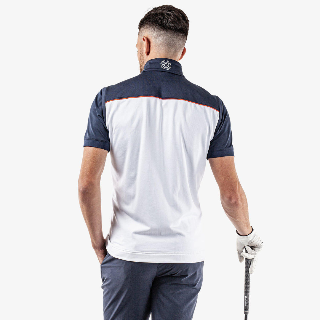 Davon is a Insulating golf vest for Men in the color White/Navy/Orange(4)