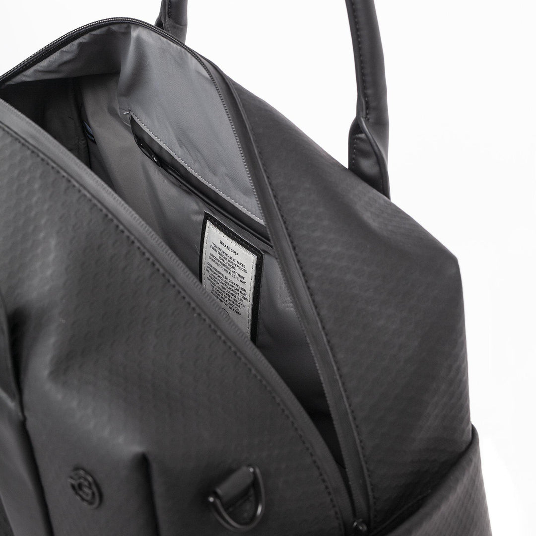Tyrell is a Weekend bag in the color Black(3)