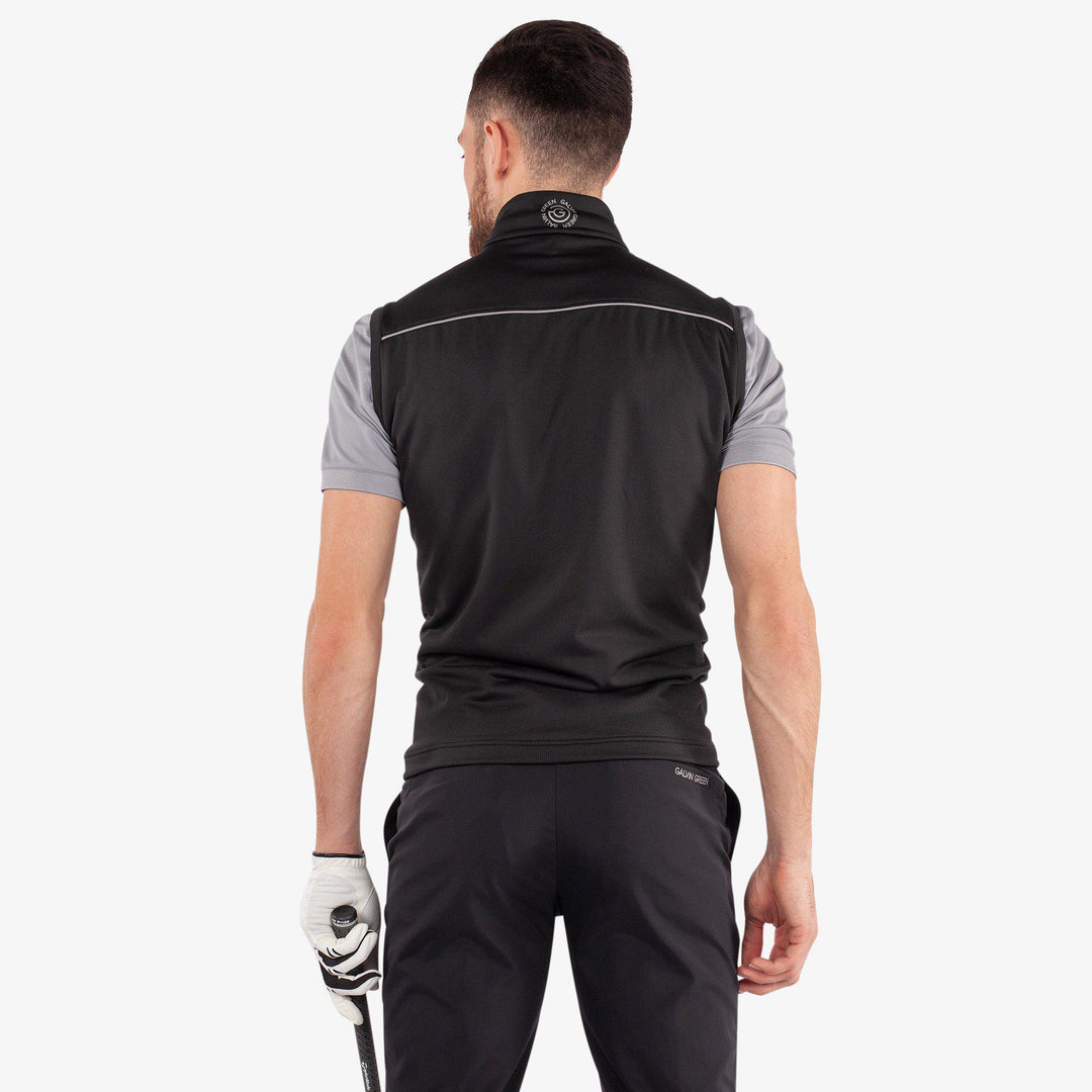 Davon is a Insulating golf vest for Men in the color Black/Sharkskin(4)