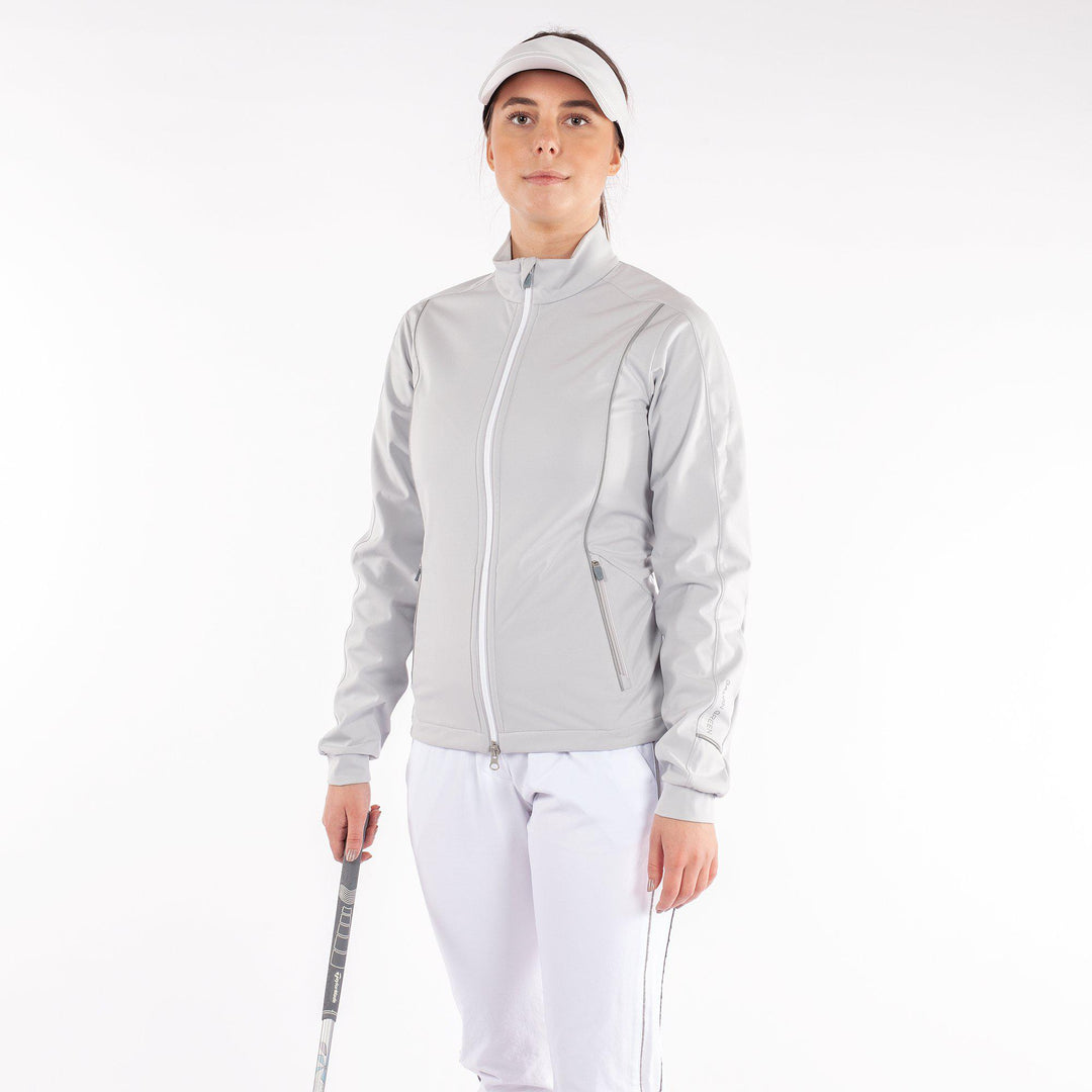 Leila is a Windproof and water repellent jacket for Women in the color Cool Grey(1)
