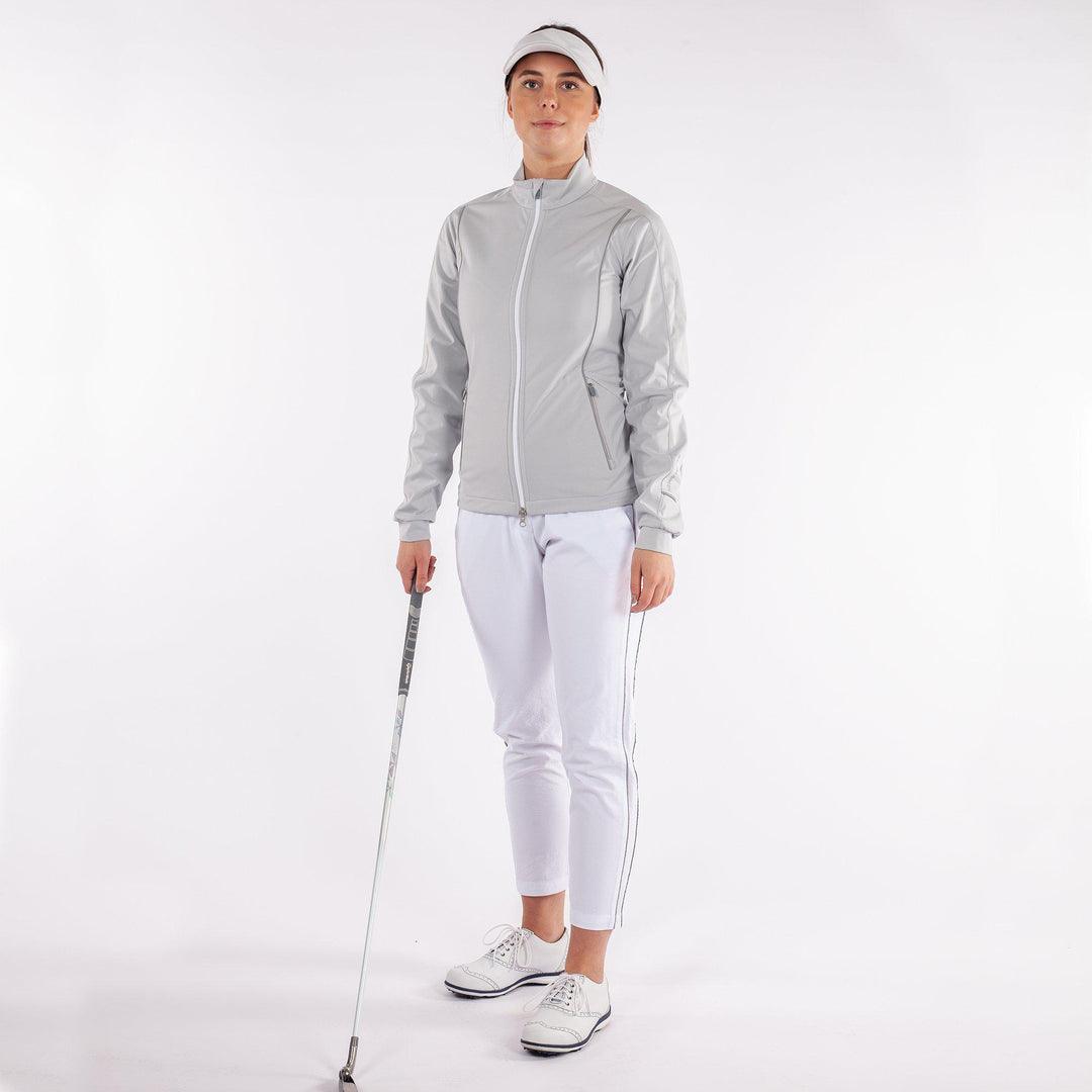 Leila is a Windproof and water repellent jacket for Women in the color Cool Grey(2)