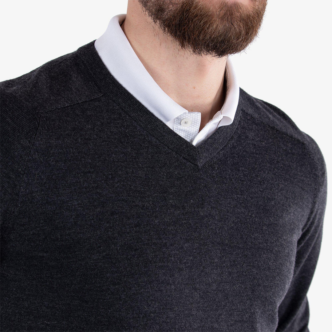 Carl is a Merino golf sweater for Men in the color Black Melange(3)