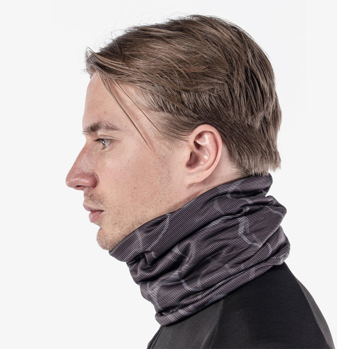 Dugan is a Insulating golf neck warmer in the color Black/Sharkskin(3)