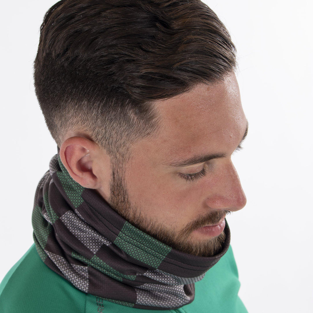 Darce is a Insulating neck warmer in the color Black(1)