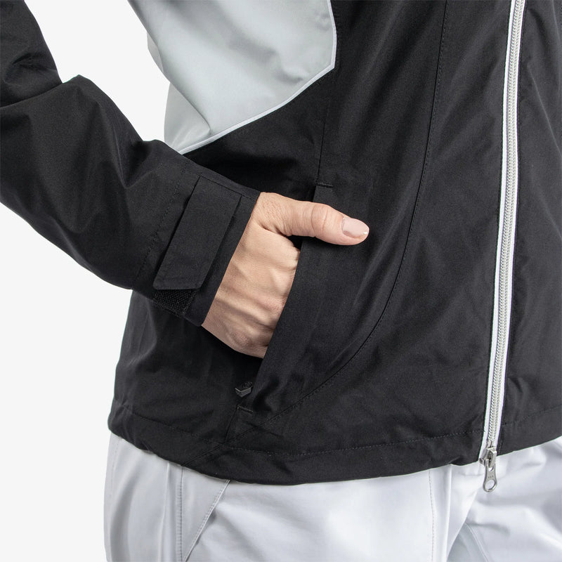 Aida is a Waterproof golf jacket for Women in the color Black/Cool Grey/White(5)