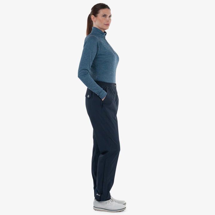 April is a Waterproof golf pants for Women in the color Navy(7)