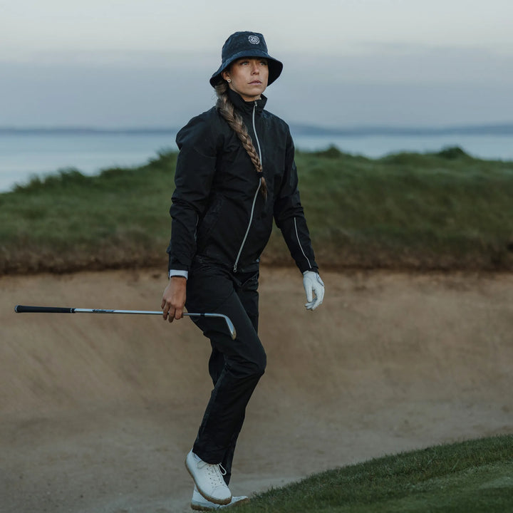 April is a Waterproof golf pants for Women in the color Black(8)