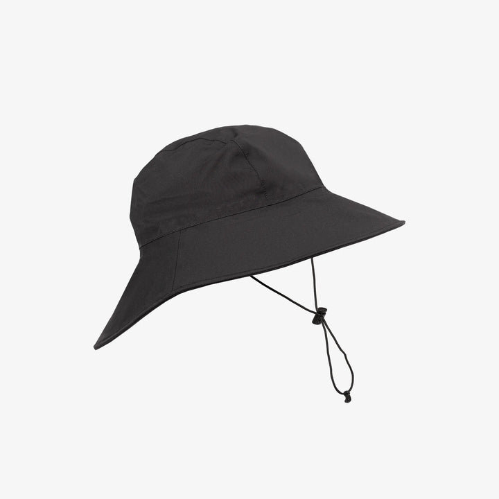 Avery Cresting is a Waterproof golf hat in the color Black(1)
