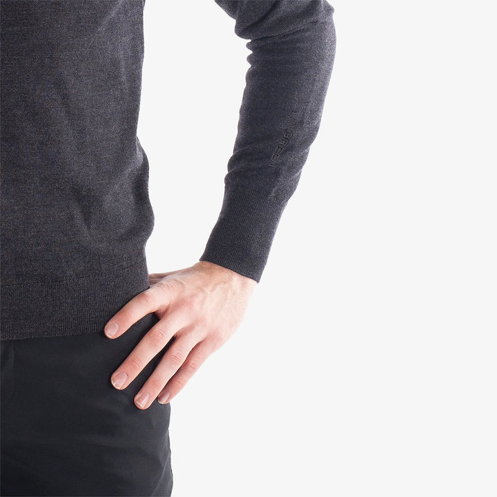Carl is a Merino golf sweater for Men in the color Black Melange(4)