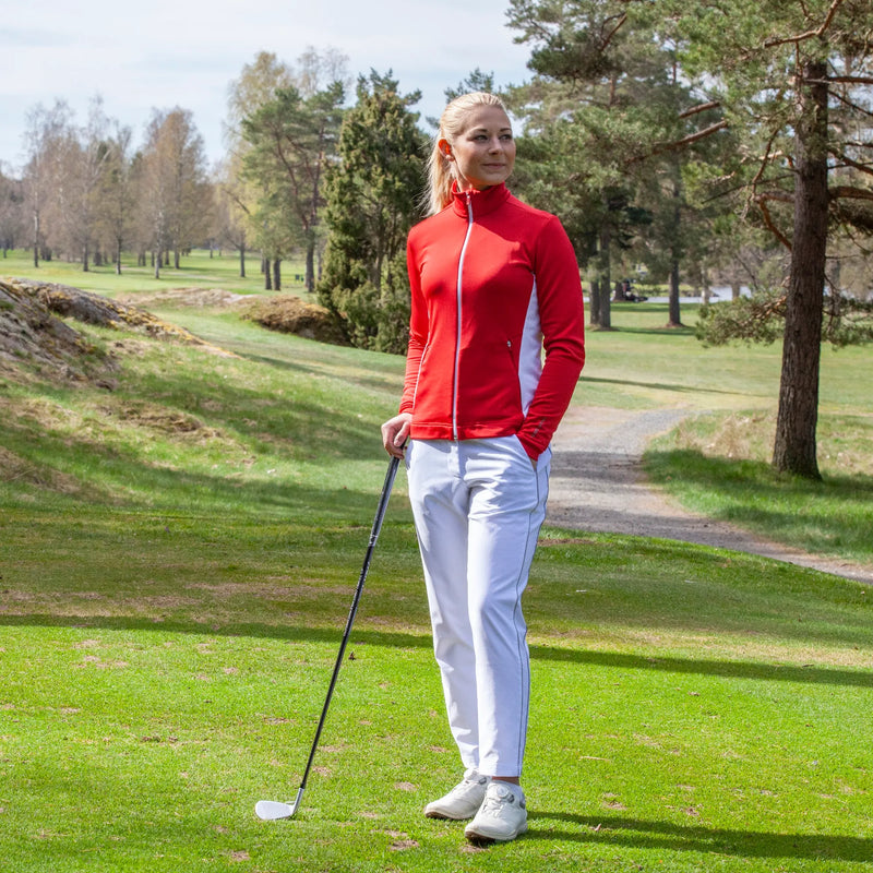 Daisy is a Insulating mid layer for Women in the color Red(2)