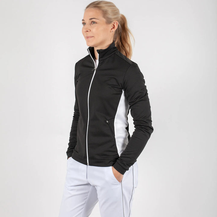 Daisy is a Insulating mid layer for Women in the color Black(1)