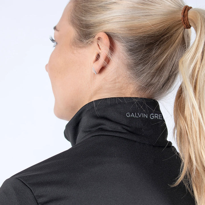 Daisy is a Insulating mid layer for Women in the color Black(3)