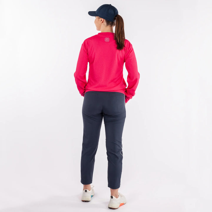 Dalia is a Insulating mid layer for Women in the color Imaginary Pink(4)