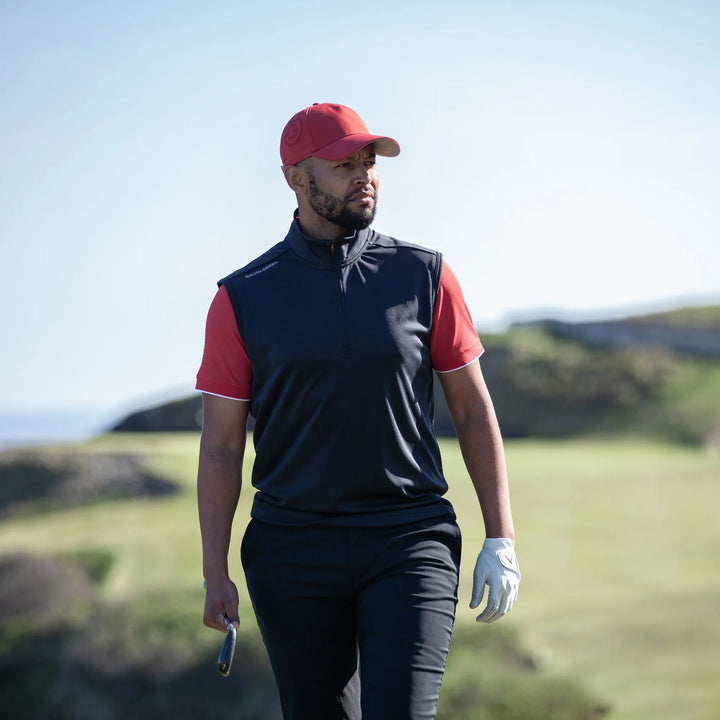 Del is a Insulating golf vest for Men in the color Black(6)