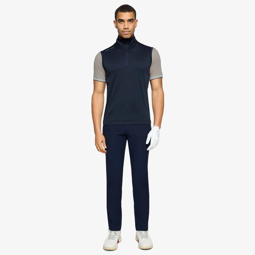 Del is a Insulating golf vest for Men in the color Navy(2)