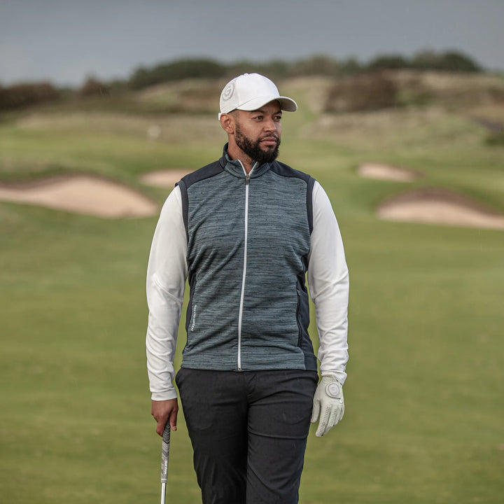 Dolph is a Insulating golf vest for Men in the color Moonlight Blue/Navy(8)