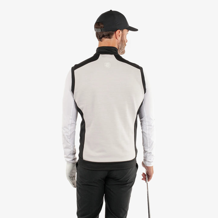 Dolph is a Insulating golf vest for Men in the color Cool Grey/Black(5)