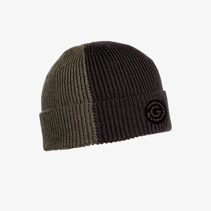 Drew is a Knitted golf hat in the color Black/Duck Green(5)