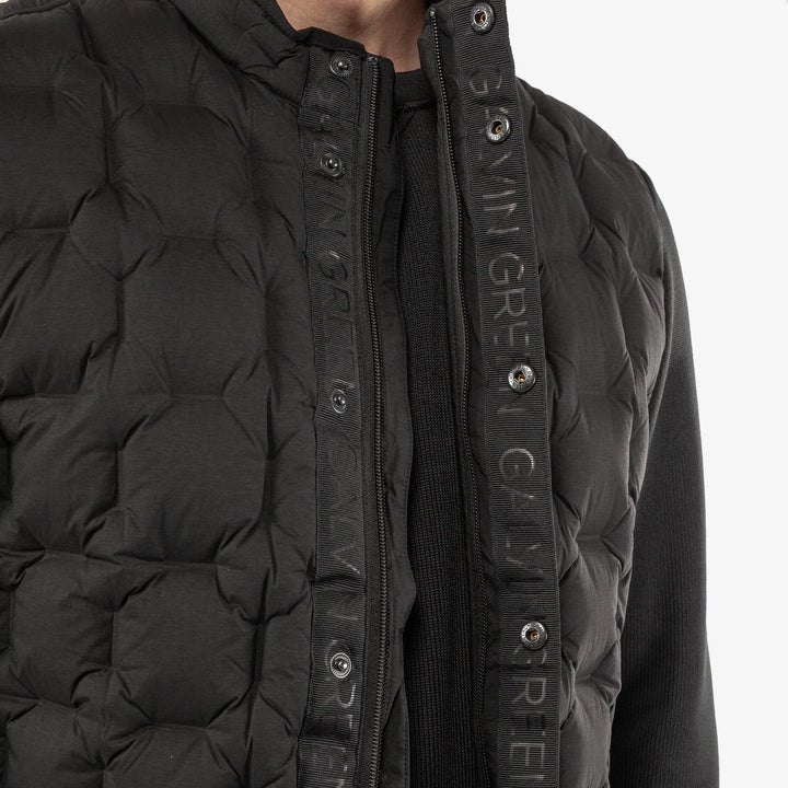 Hector is a Windproof and water repellent golf vest for Men in the color Black(4)