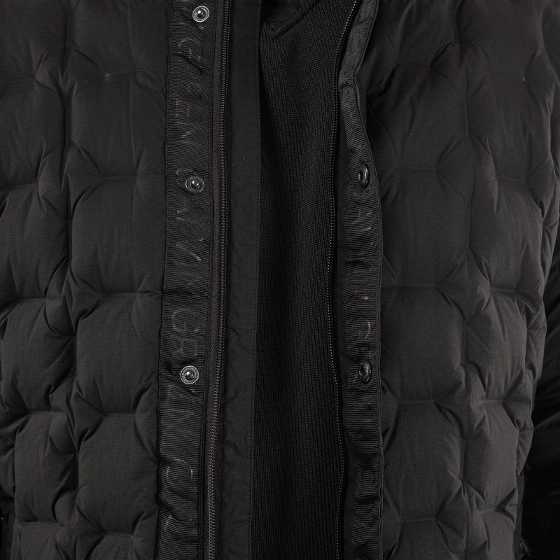 Hugo is a Windproof and water repellent golf jacket for Men in the color Black(5)