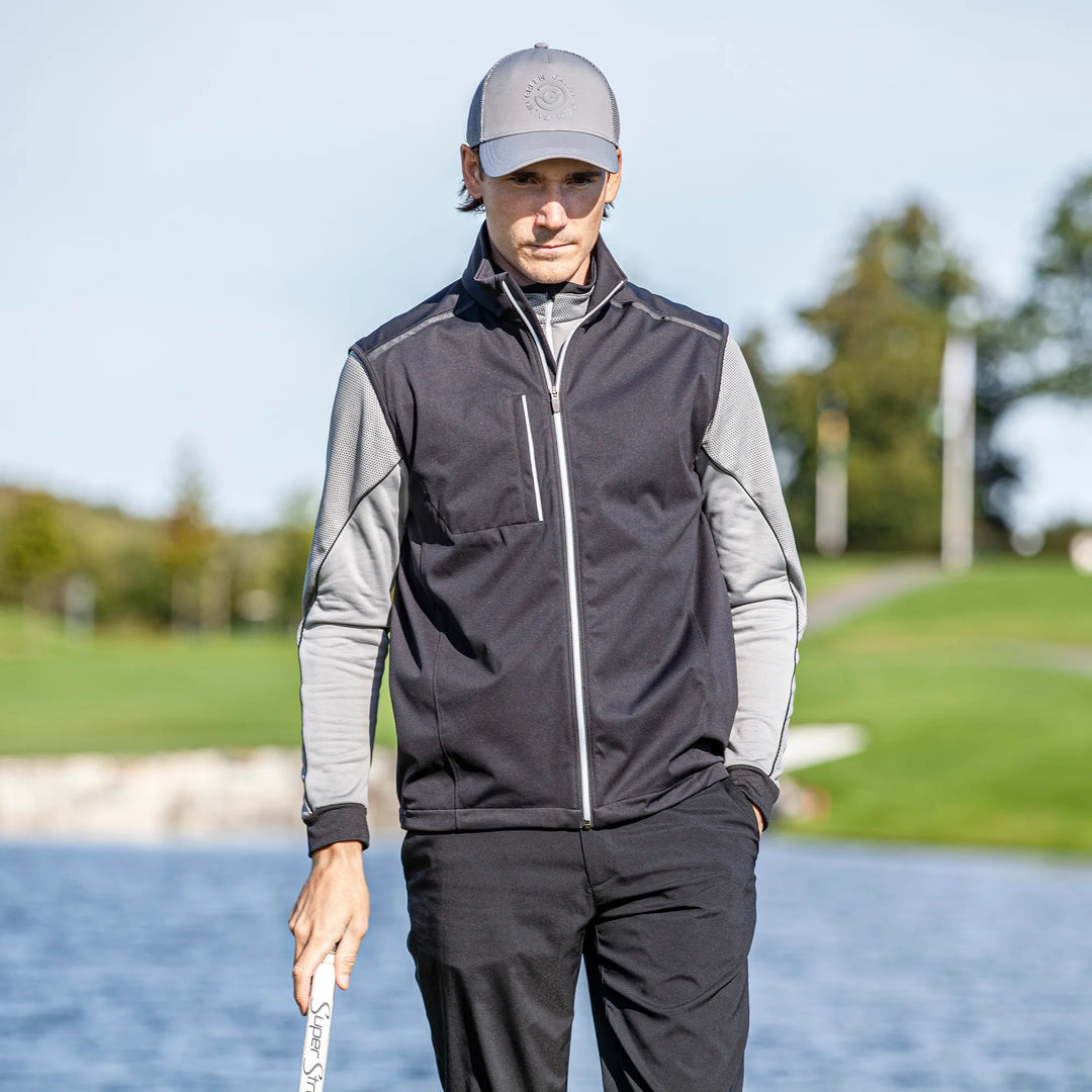 Lion is a Windproof and water repellent golf vest for Men in the color Black(2)