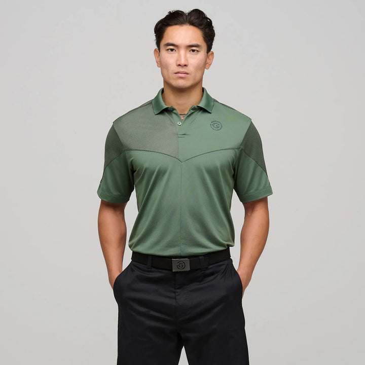 Magnus is a Breathable short sleeve shirt for Men in the color Duck Green(1)