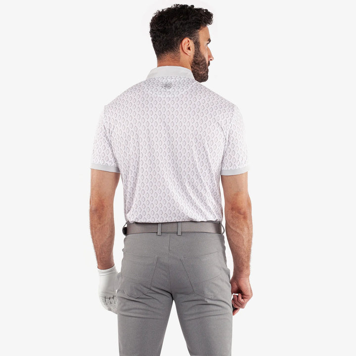 Maxwell is a Breathable short sleeve golf shirt for Men in the color Cool Grey/White(4)