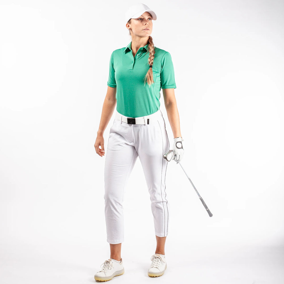 Melody is a Breathable short sleeve shirt for Women in the color Golf Green(2)