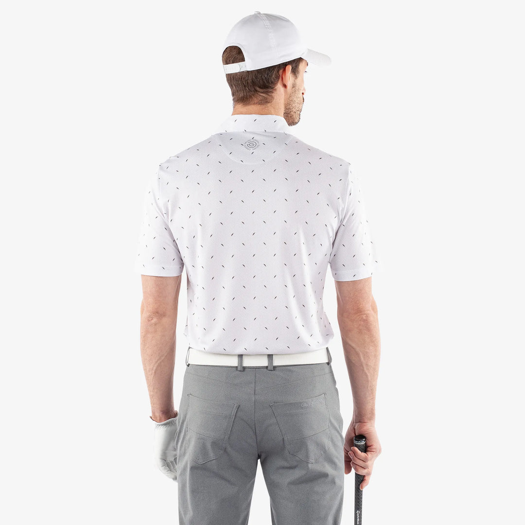 Miklos is a Breathable short sleeve golf shirt for Men in the color Cool Grey(4)