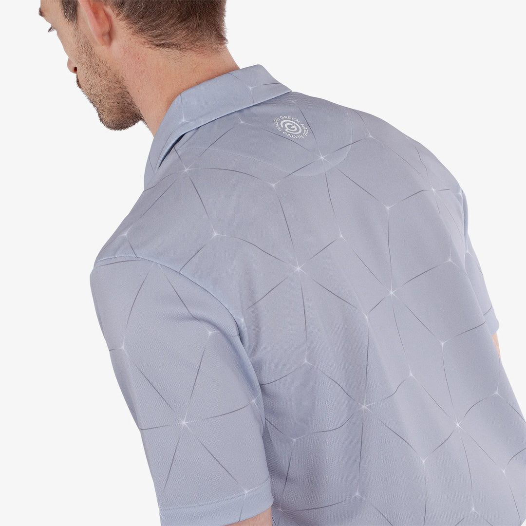 Milo is a Breathable short sleeve golf shirt for Men in the color Cool Grey(5)