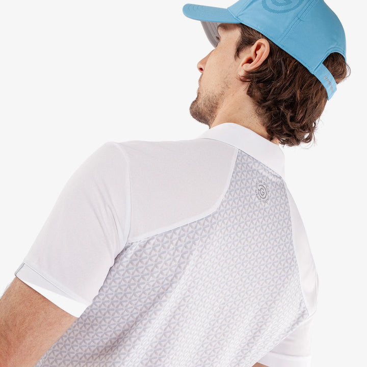 Mio is a Breathable short sleeve golf shirt for Men in the color Cool Grey/White(5)