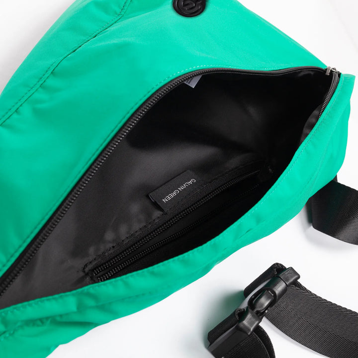 Tate is a Slingbag in the color Golf Green(3)