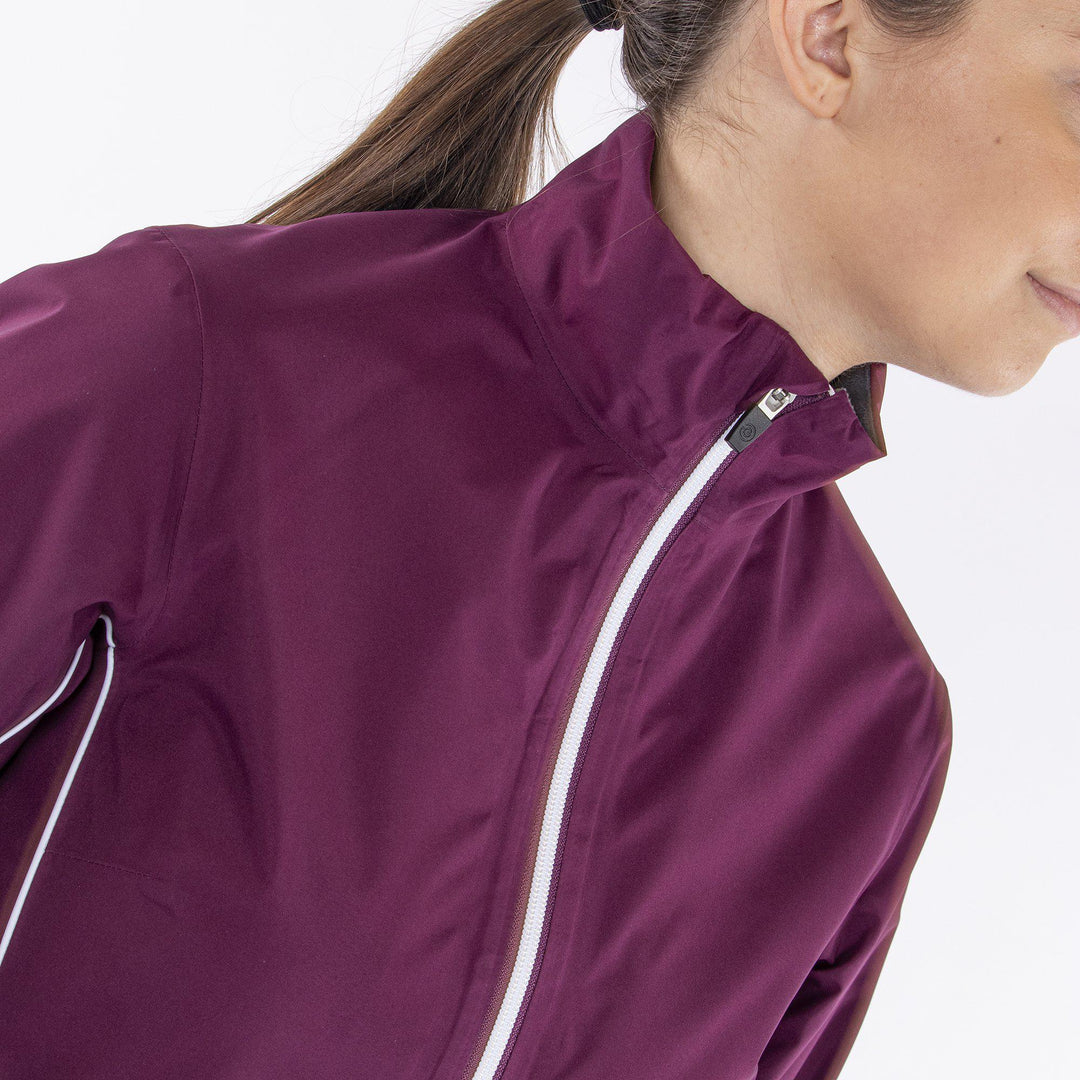 Arissa is a Waterproof jacket for Women in the color Sporty Red(2)