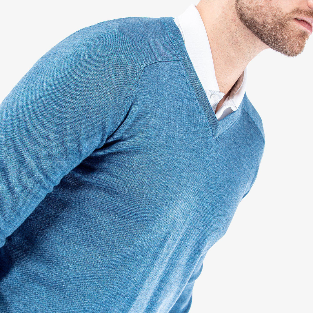 Carl is a Merino golf sweater for Men in the color Blue Melange (3)