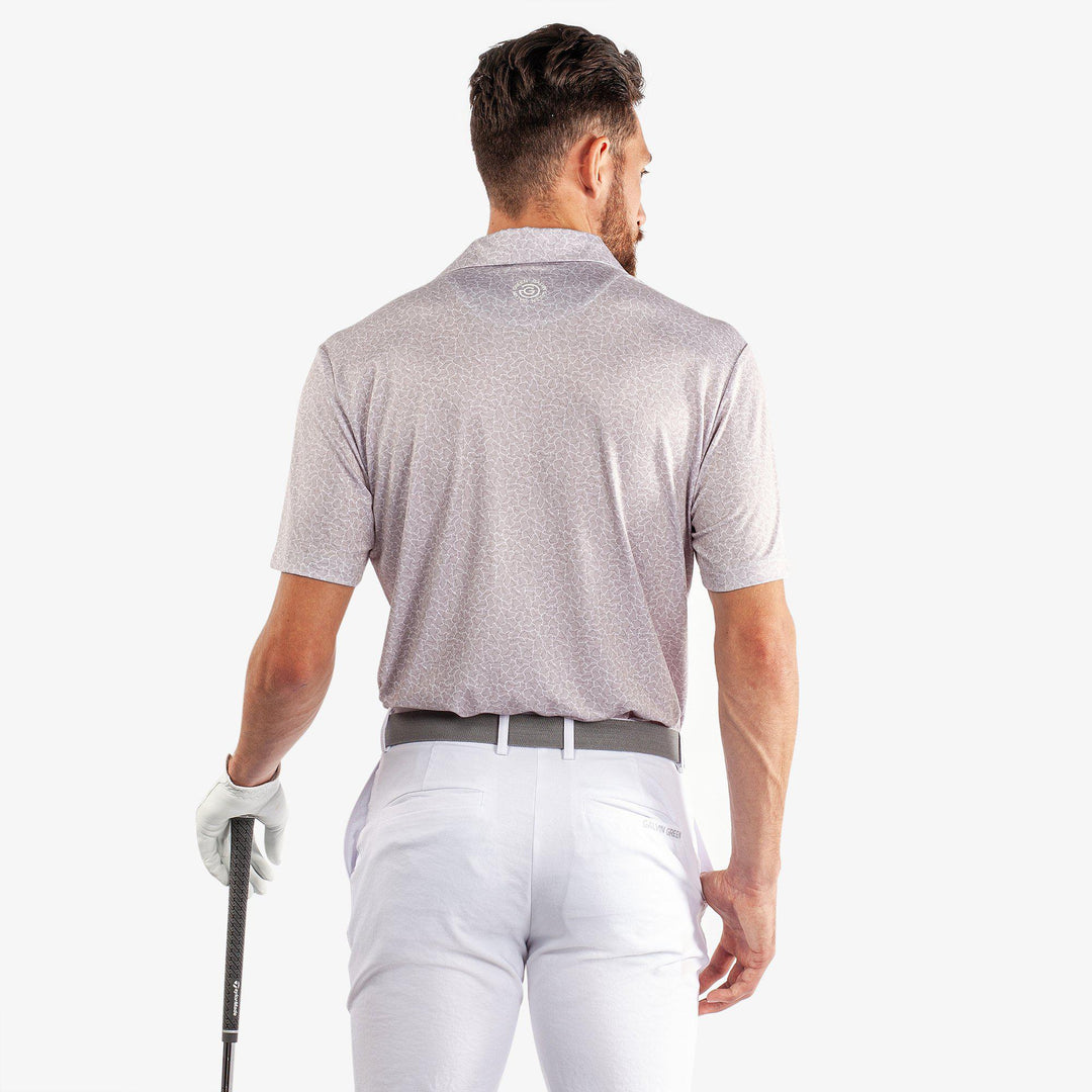Mani is a Breathable short sleeve golf shirt for Men in the color Cool Grey(5)