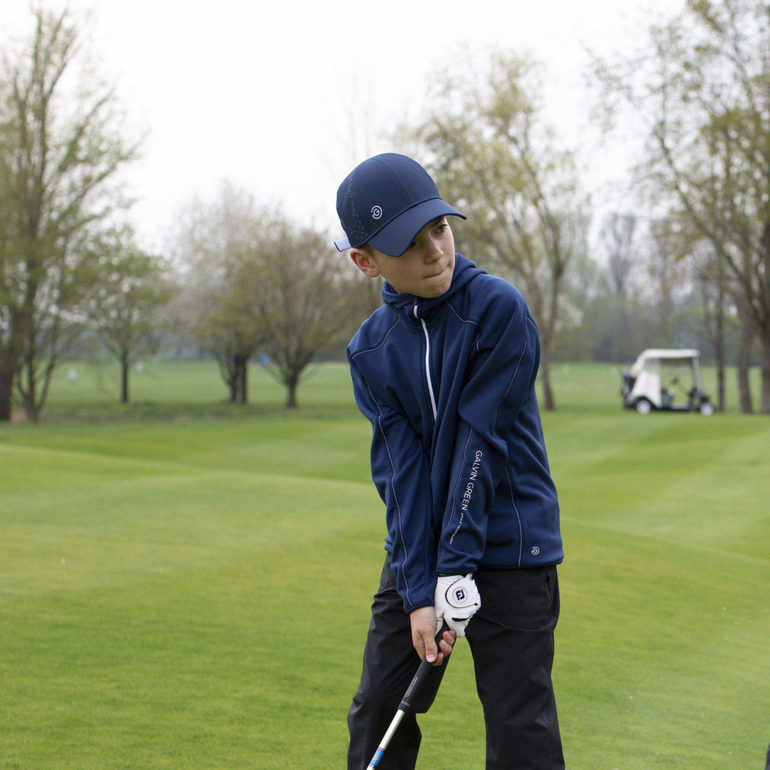 Rob is a Insulating golf sweatshirt for Juniors in the color Fantastic Blue(1)
