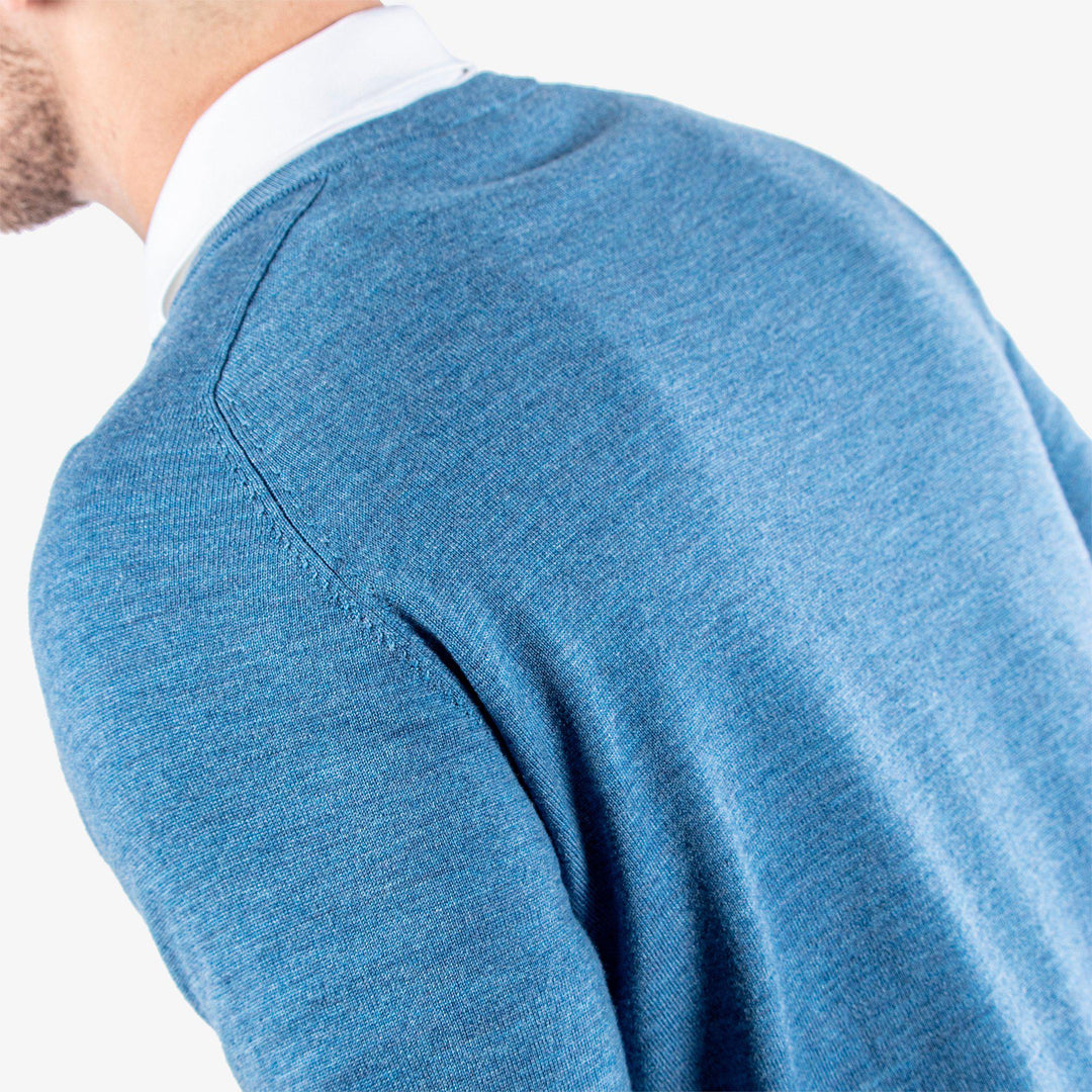 Carl is a Merino golf sweater for Men in the color Blue Melange (6)