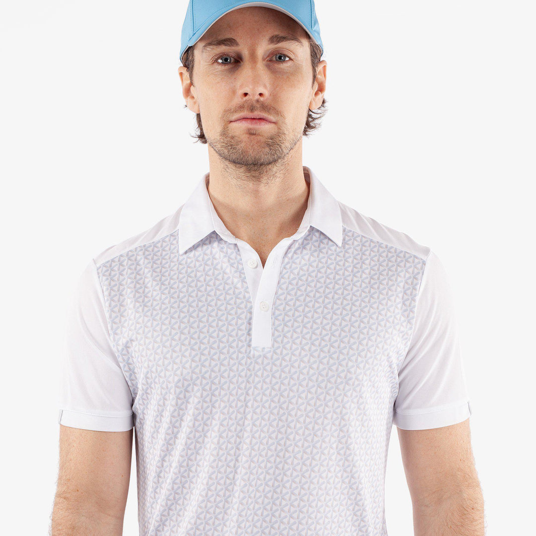 Mio is a Breathable short sleeve golf shirt for Men in the color Cool Grey/White(3)