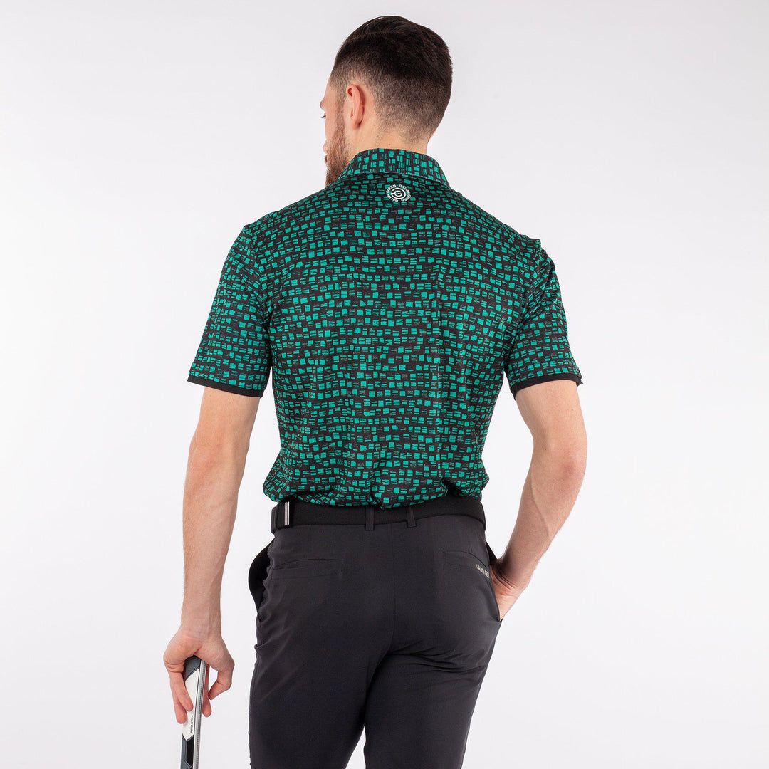 Mack is a Breathable short sleeve shirt for Men in the color Golf Green(3)