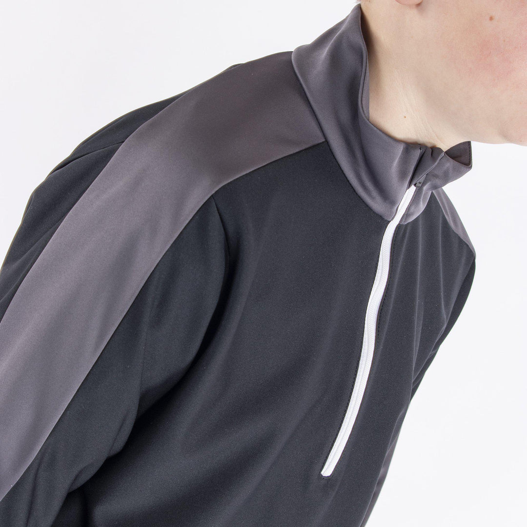Roma is a Windproof and water repellent jacket for Juniors in the color Black(2)