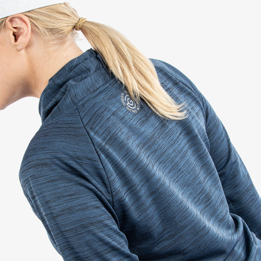 Dorali is a Insulating mid layer for Women in the color Navy(7)