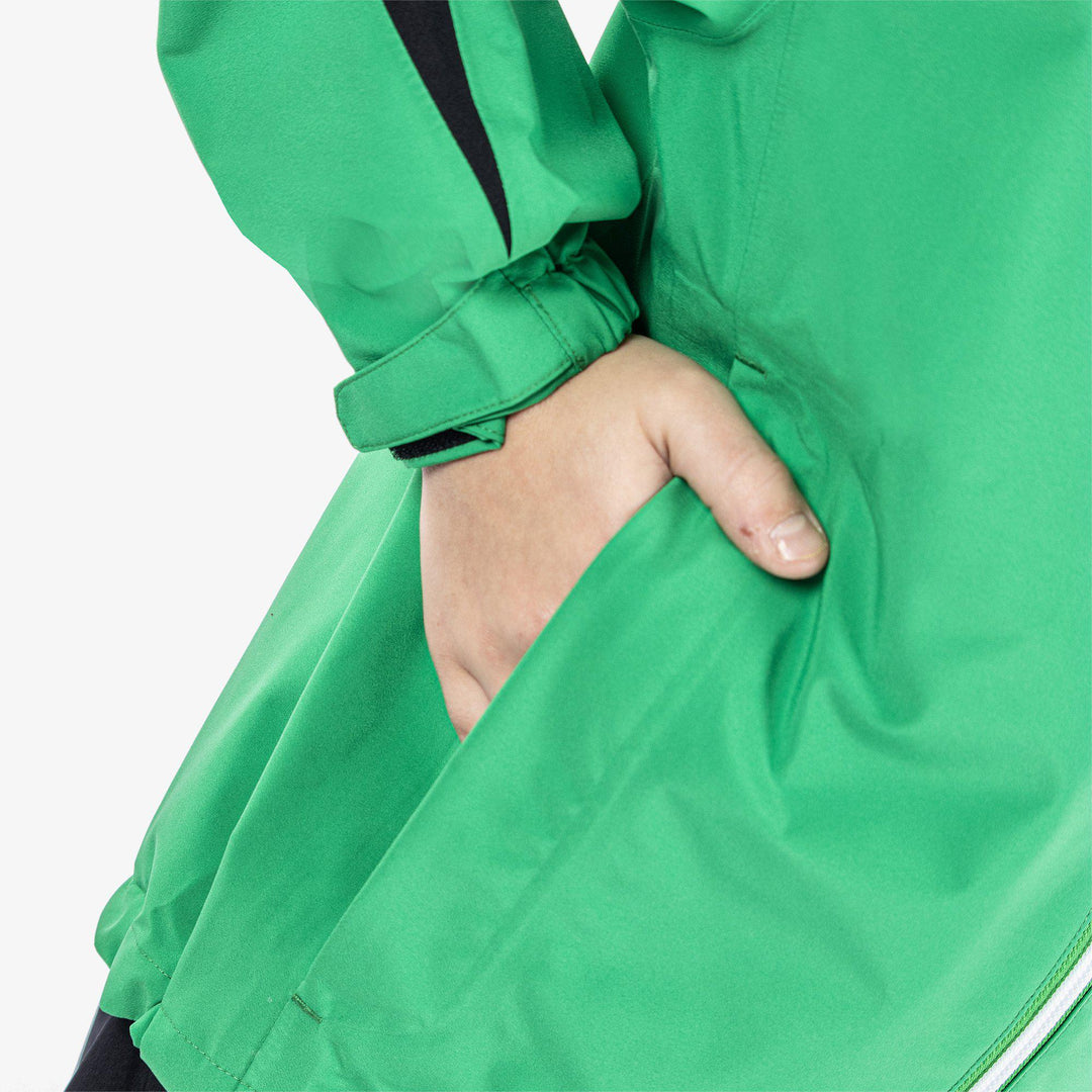 Robert is a Waterproof jacket for Juniors in the color Golf Green(5)
